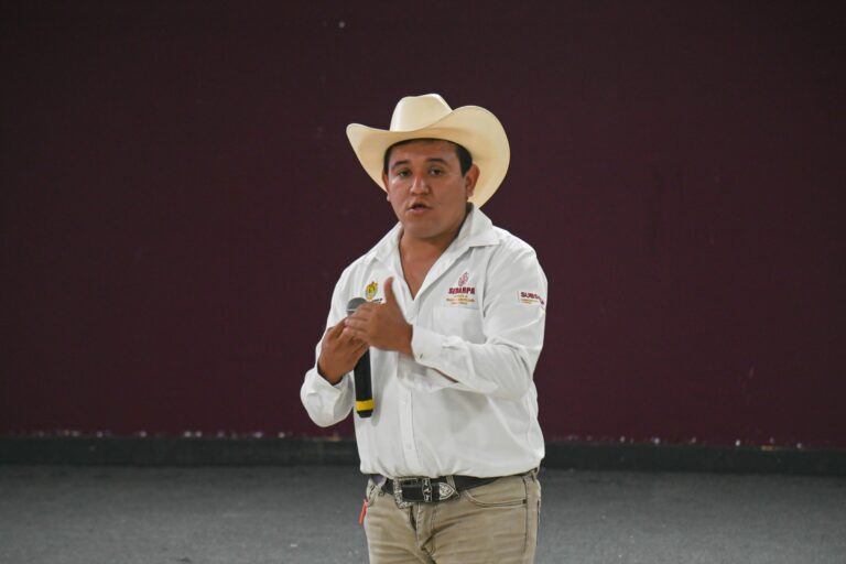 Productores de Coatzacoalcos reciben capacitación para mejora bovina