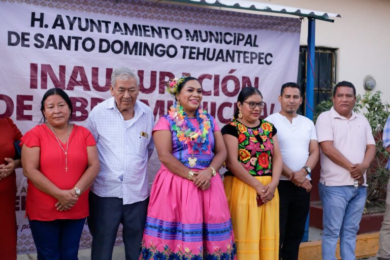 Inauguran obra de drenaje en la calle 20 de noviembre