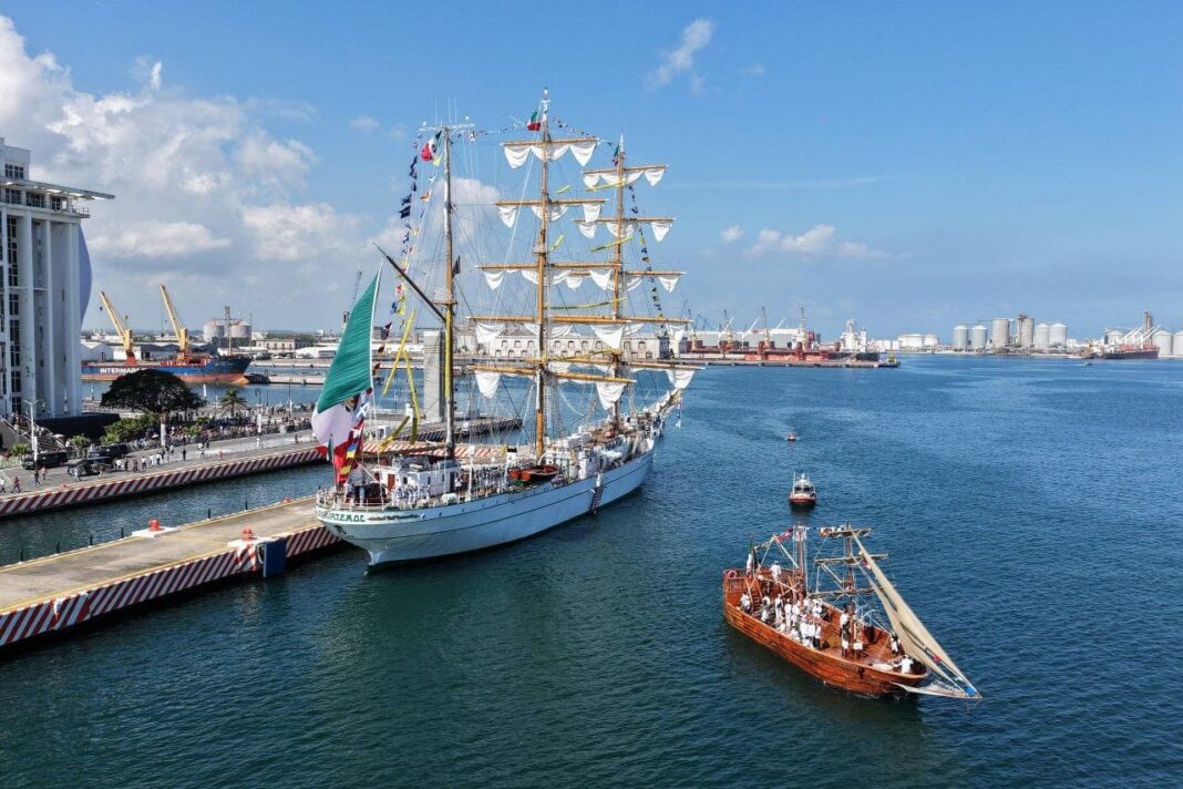 Buque escuela Cuauhtémoc regresa a Veracruz