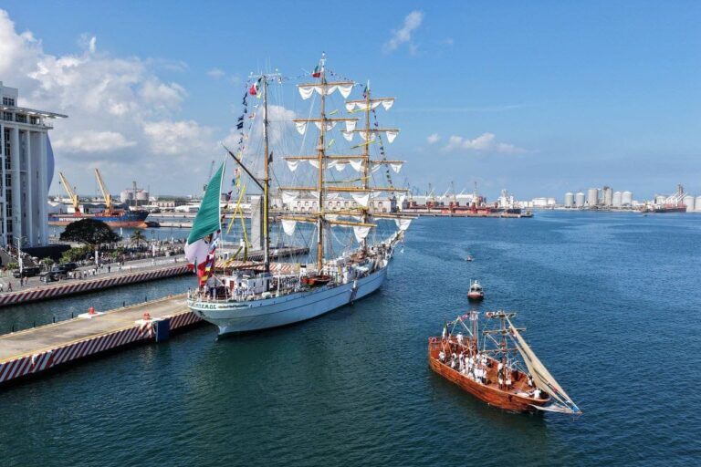 Buque escuela Cuauhtémoc regresa a Veracruz