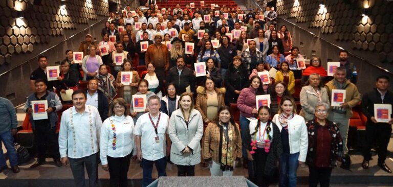 Entregan apoyos a proyectos culturales en 34 municipios de Veracruz