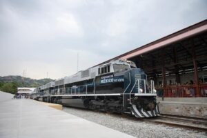 Inauguran nuevo tramo del Tren Interoceánico