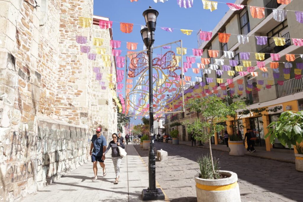Oaxaca se iluminarán con motivos navideños