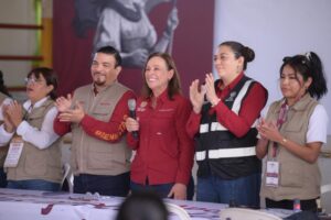 Rocío Nahle destaca segunda entrega de apoyos a damnificados en Veracruz