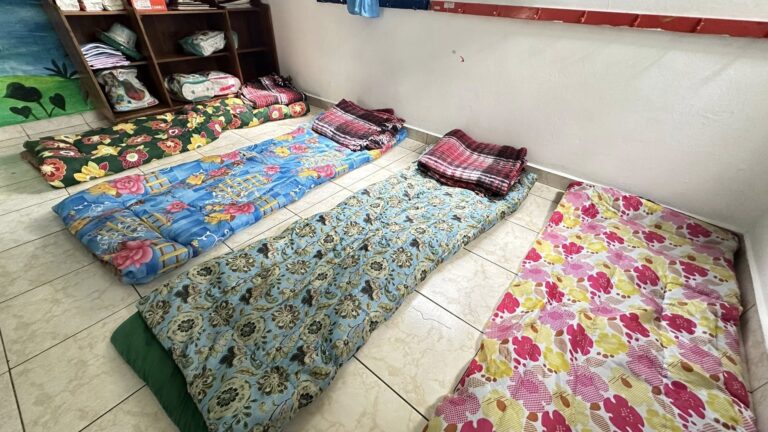 Habilitan albergue temporal para familias afectadas por incendio en Tehuantepec