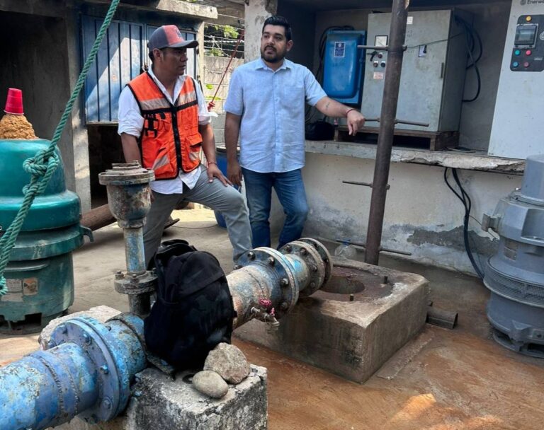 Realizan trabajos para mejorar el servicio de agua potable en Tehuantepec