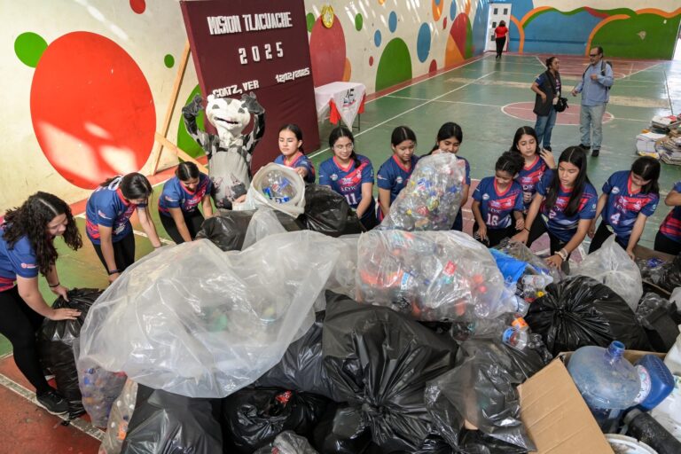 Equipo de Voleibol consigue fondos para su torneo en Colombia, a través del Programa Tlacuache