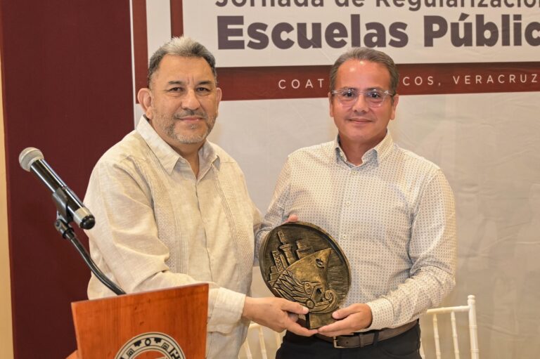 16 instituciones educativas de Coatzacoalcos obtienen su certificación
