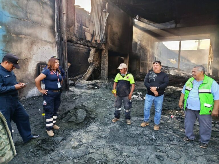 Sedema emite recomendaciones a población tras incendio en en bodega