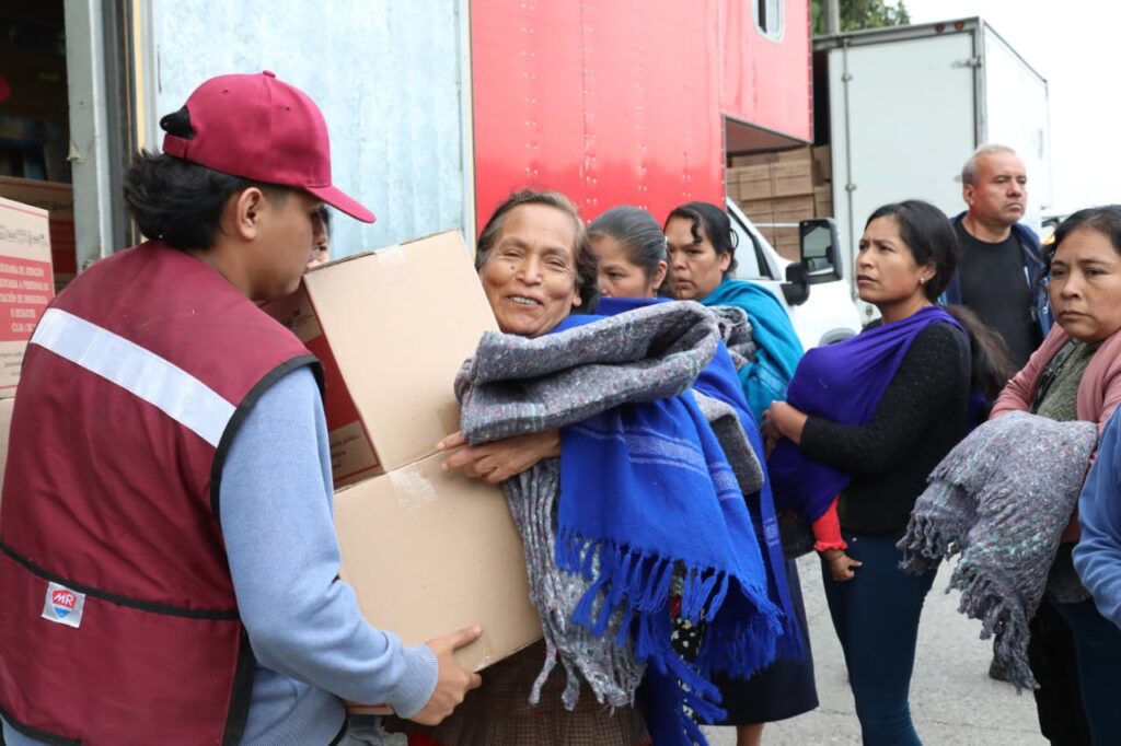 Caravana Abrigando Corazones beneficia a más de 3 mil familias de Coscomatepec y Las Vigas