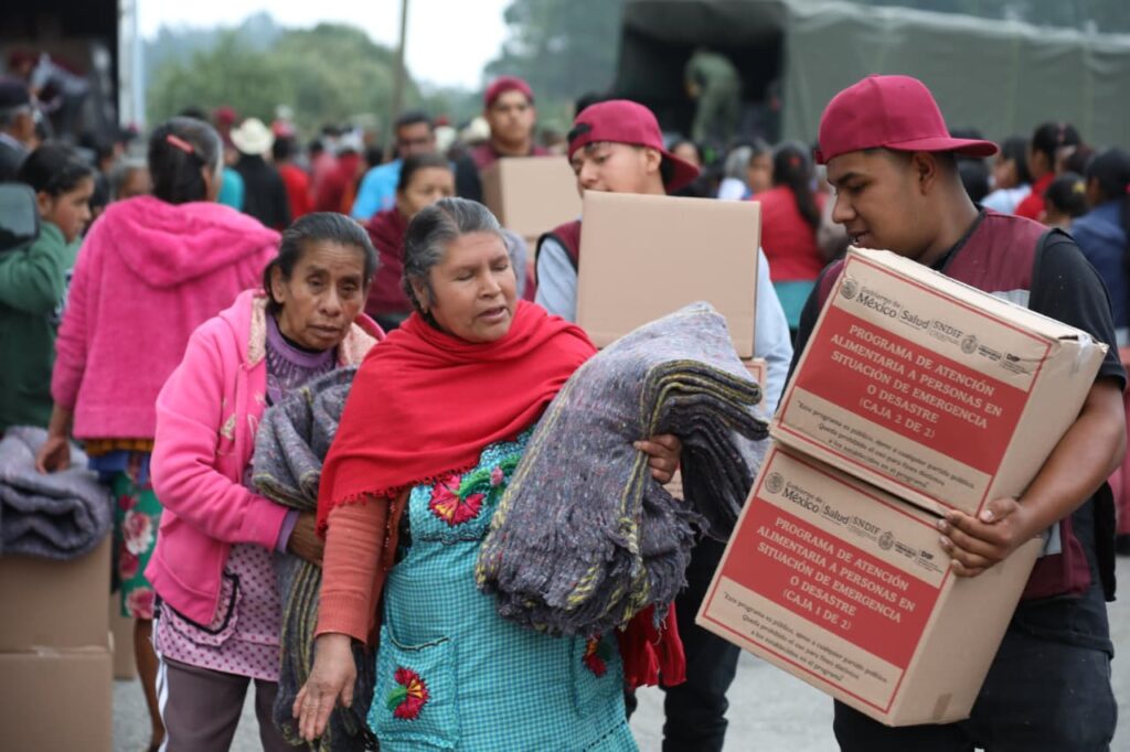 Con más de 3 mil despensas y 6 mil cobijas, Caravana Abrigando Corazones llega a otras 17 localidades