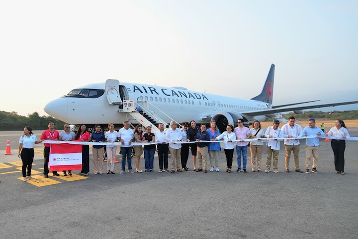 Huatulco recibe un nuevo vuelo invernal desde Vancouver, Canadá