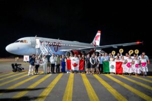 Puerto Escondido recibe su segundo vuelo de la temporada invernal