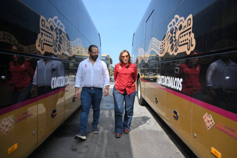 Alcalde de Coatzacoalcos se reúne con Rocío Nahle para supervisar las unidades Quetzalli