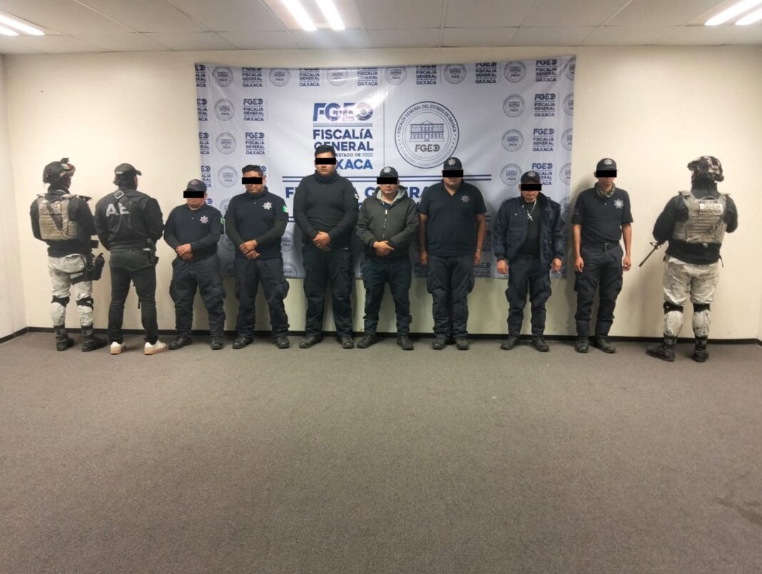 Detienen a 7 policías en Panixtlahuaca, Oaxaca, por la muerte de un menor