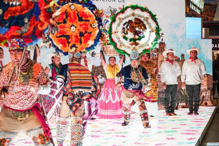 Oaxaca deslumbre con muestra de la Guelaguetza en la FITUR 2026