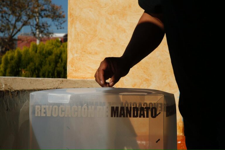 Realizan la primera consulta de revocación de mandato en Oaxaca; reportan quema de boletas