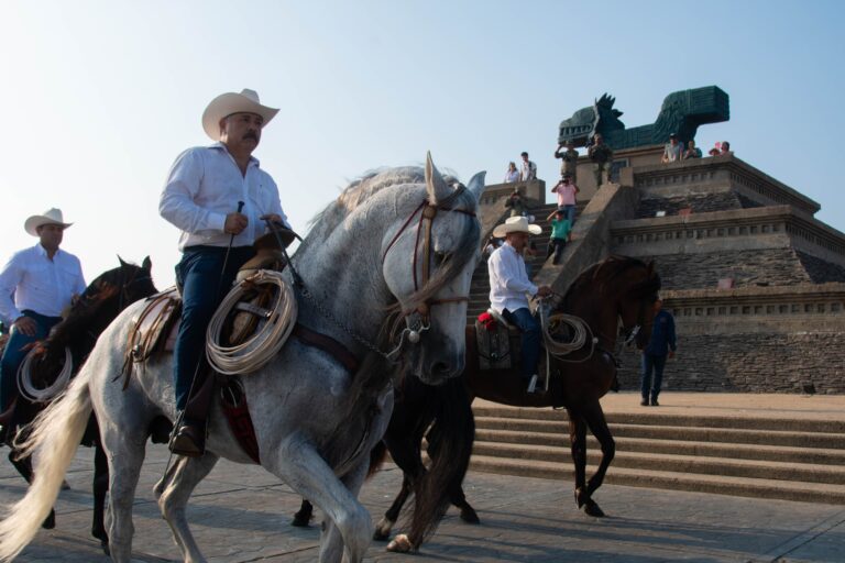 Invitan a la Cabalgata Cívico-Militar este sábado