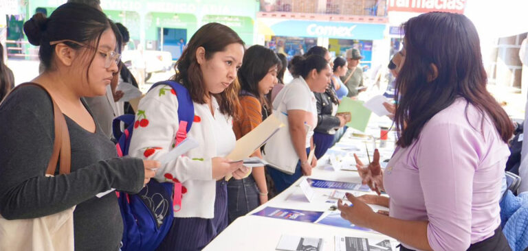 Acercan más de mil oportunidades de empleo en jornadas realizadas en Poza Rica y Amatlán