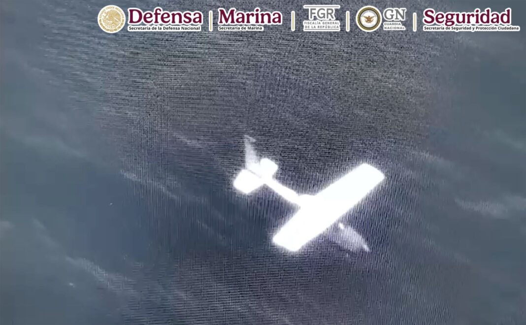 Aseguran avioneta con más de media tonelada de cocaína en Oaxaca