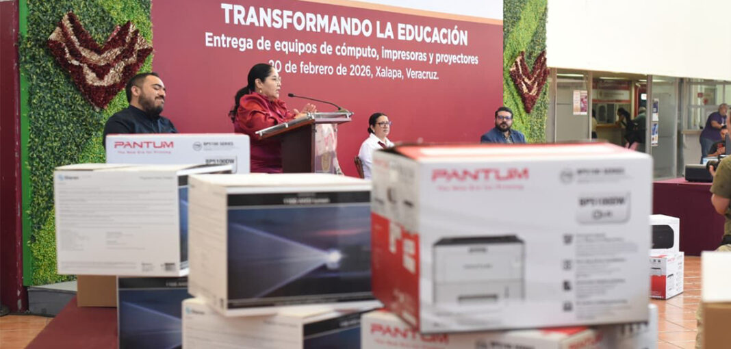 En cinco meses se han mejorado 3 mil 110 escuelas de Veracruz