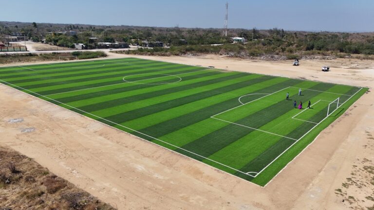 Entregan cancha deportiva en San Mateo del Mar