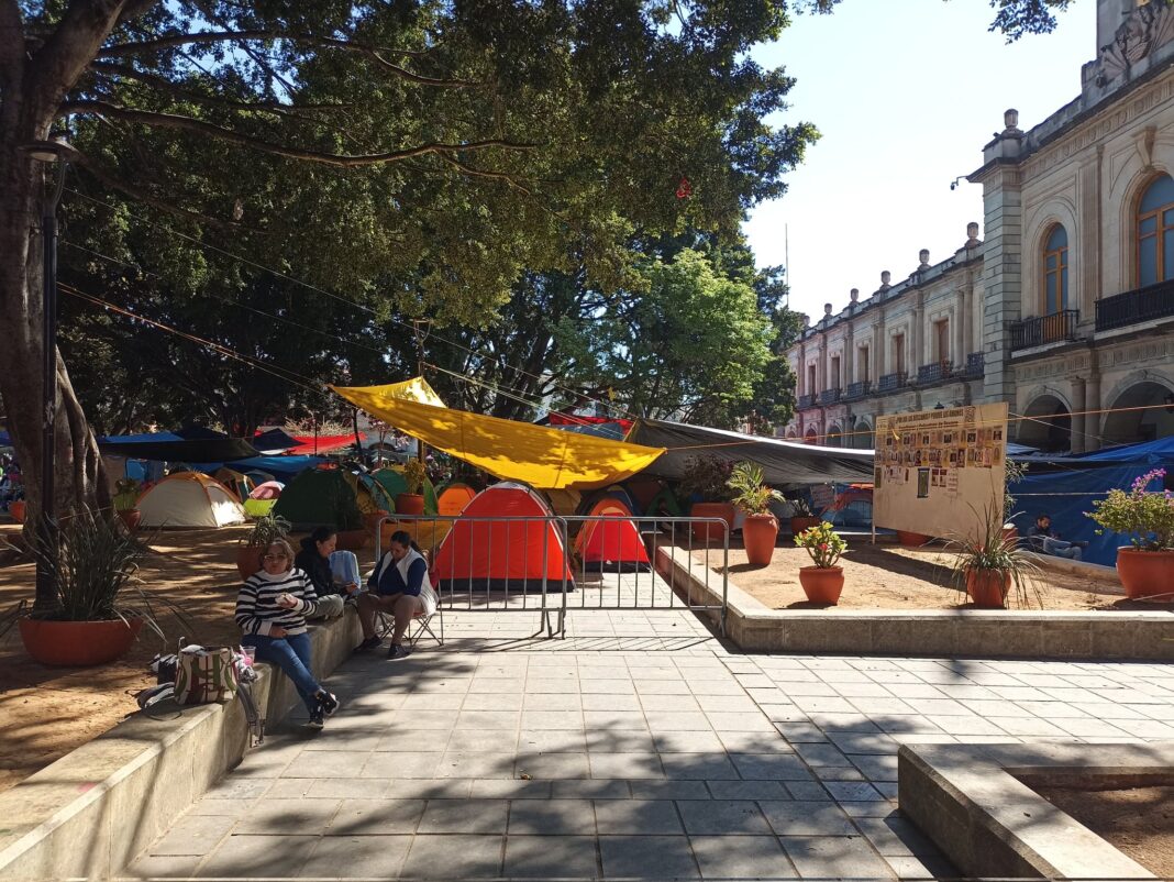 Gobierno de Oaxaca avanza en la atención a demandas de maestros