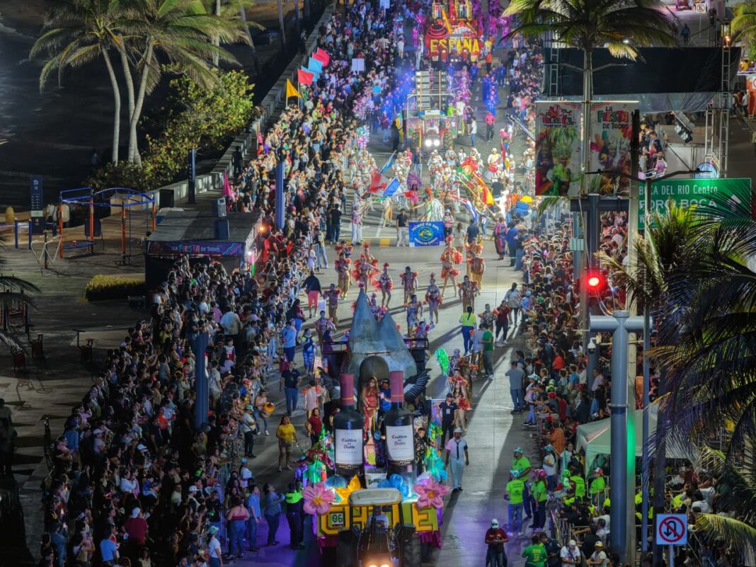 Gran convocatoria en el tercer desfile del Carnaval de Veracruz 2026