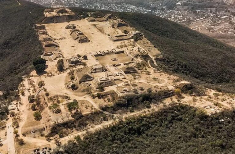 Invitan a la visita guiada -inclusiva y gratuita- por Monte Albán