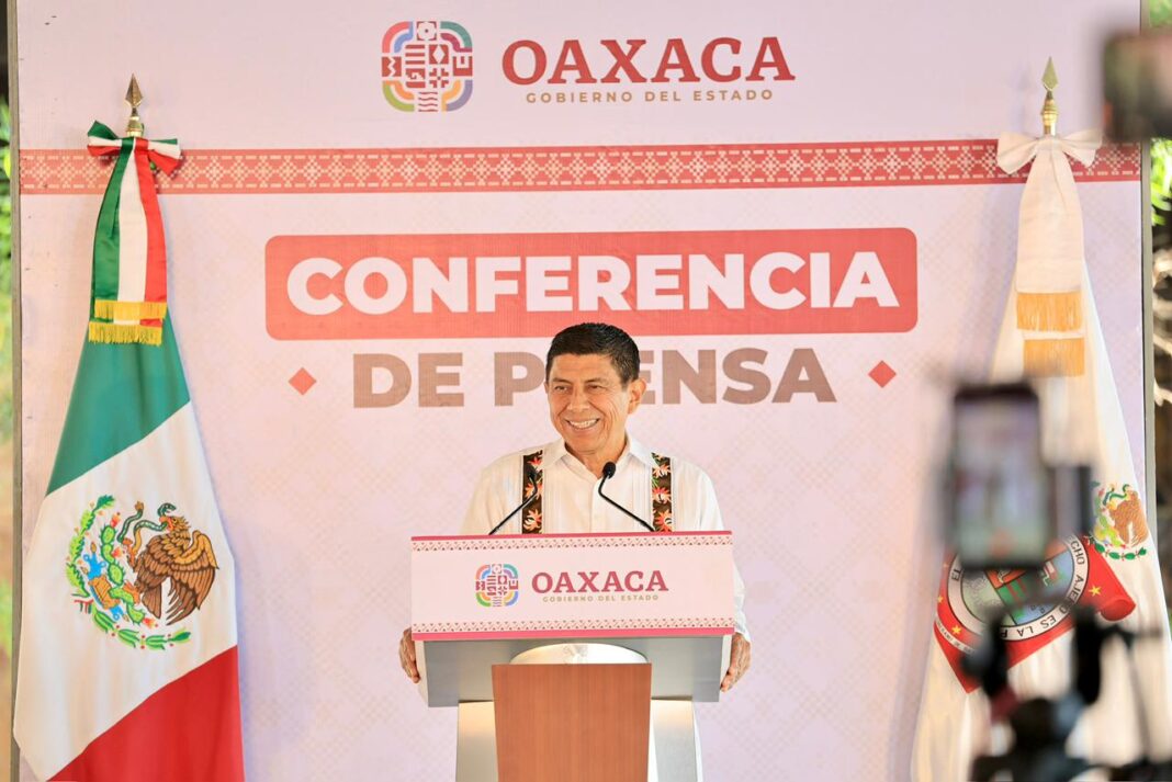 Salomón Jara reestructura su gabinete