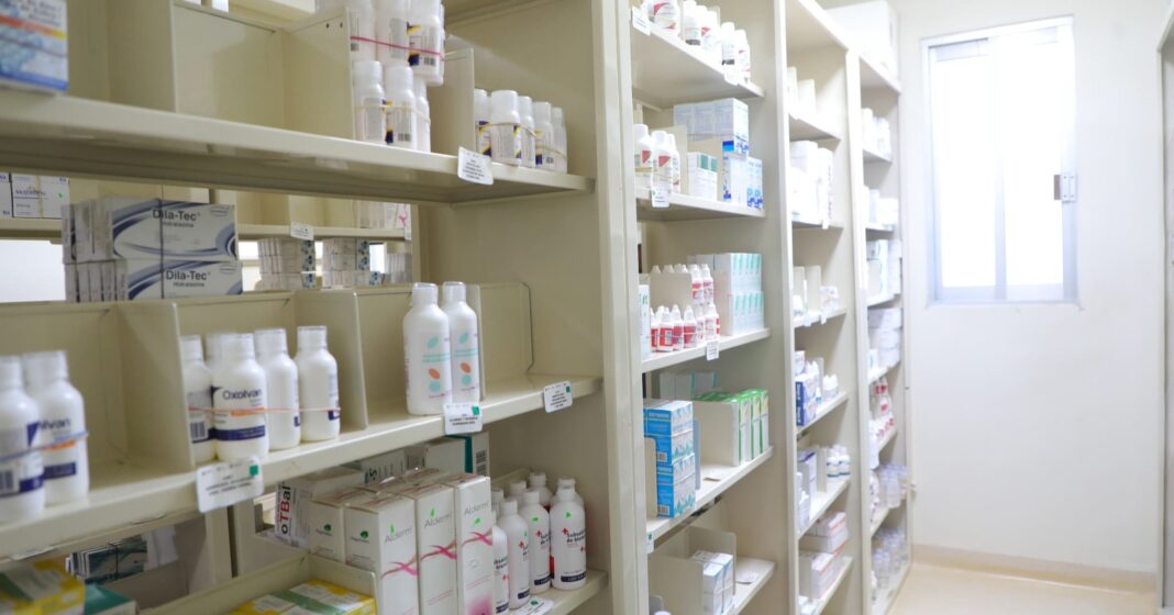 Veracruz refuerza abasto de medicamentos en la zona serrana sur