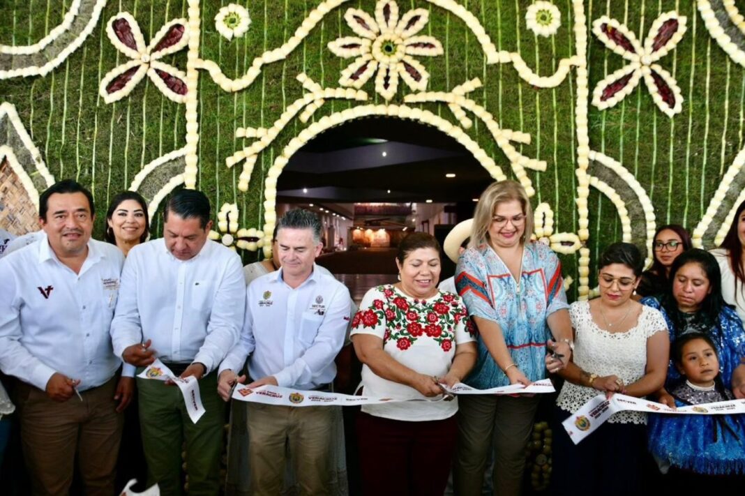 Inauguran la Expo Galería de Indumentarias y Muestra Artesanal en Boca del Río