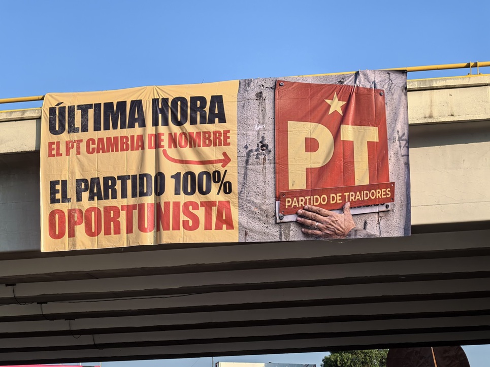 Cuelgan lonas contra el PT en Oaxaca