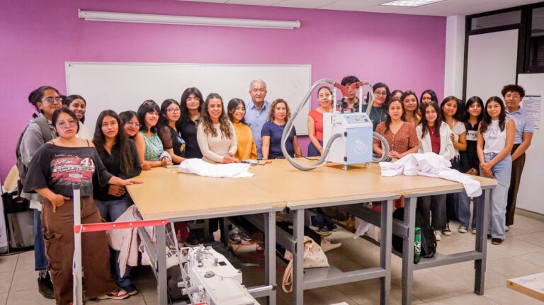 Equipan al laboratorio de confección de la carrera de Diseño Textil y Moda de la UTVCO