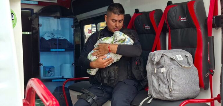 Madre y bebé son auxiliados tras atropellamiento en Veracruz