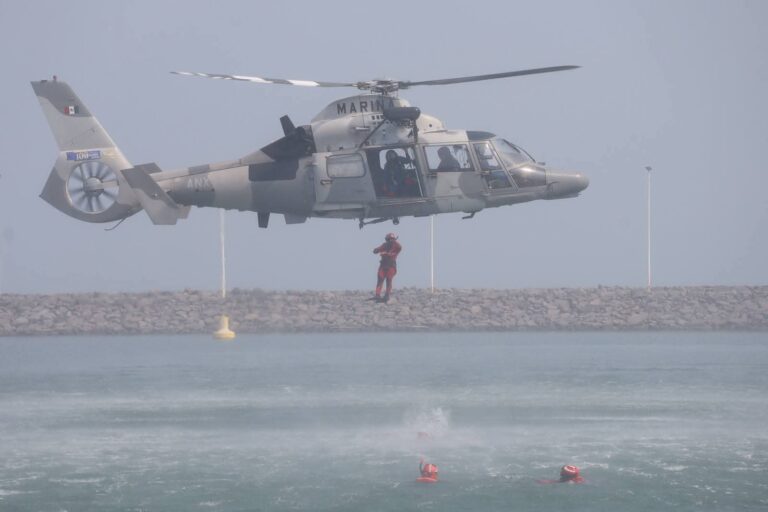 Marina realiza ejercicios de búsqueda y rescate previo a Semana Santa