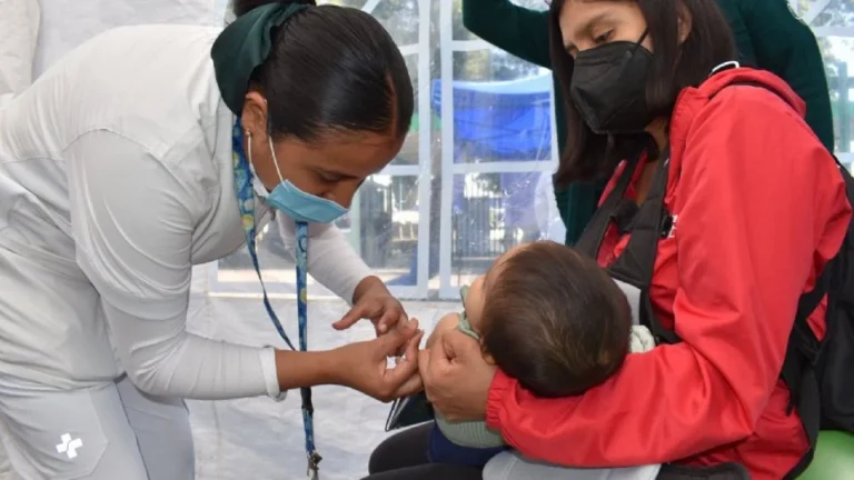 México llega a casi 12 mil casos de sarampión