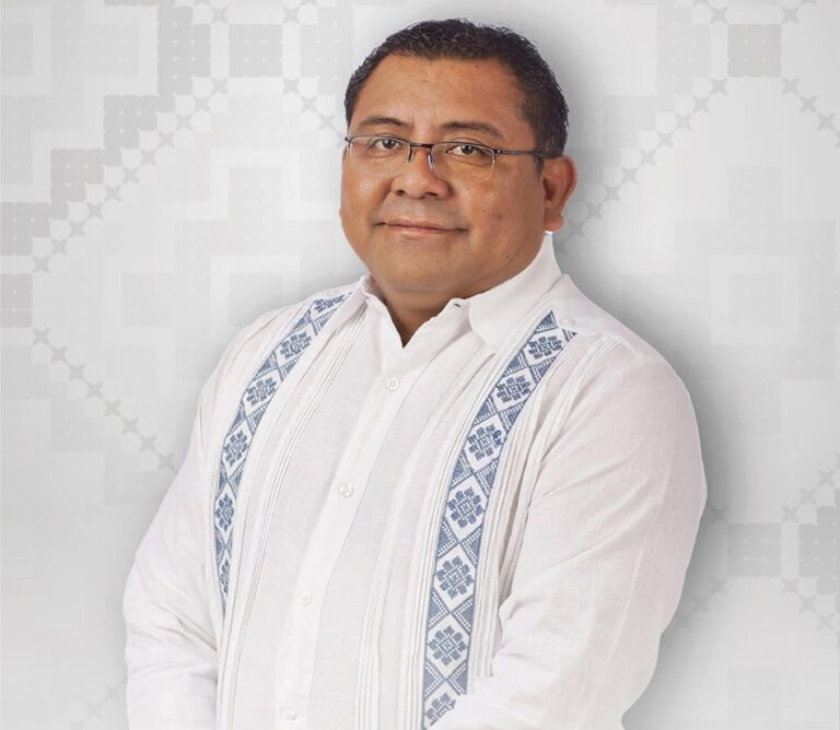 Renuncia el secretario de Finanzas de Oaxaca; busca la rectoría de la UABJO