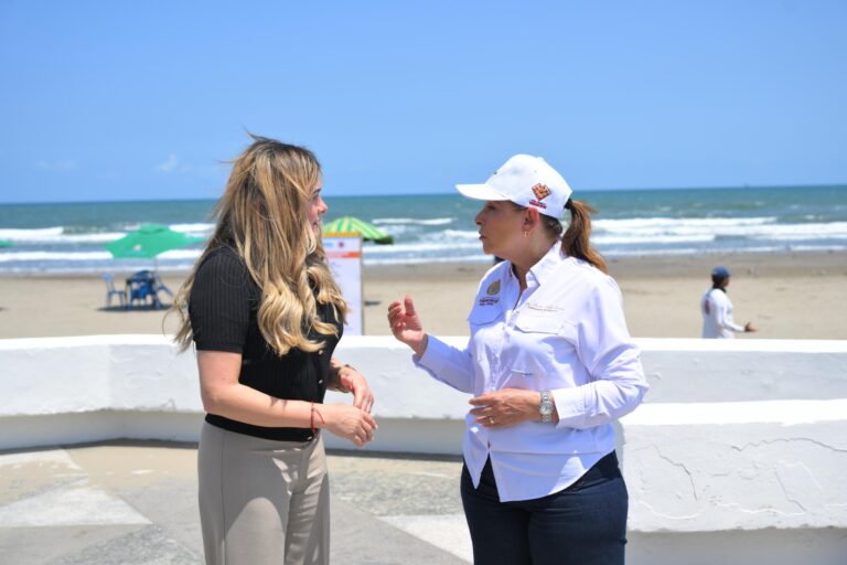 Rocío Nahle supervisa la playa de Santa Ana; anuncia implementación de brigadas de limpieza