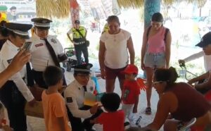 Promueve Policía Vial Estatal, educación vial en Zipolite