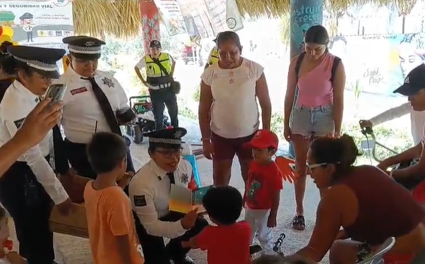 Promueve Policía Vial Estatal, educación vial en Zipolite
