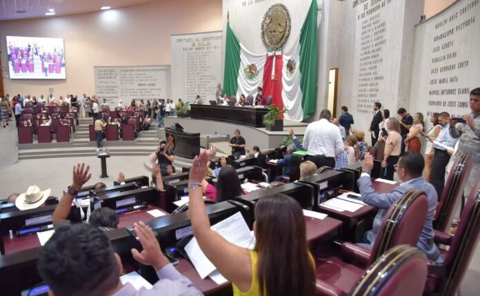 Congreso de Veracruz aprueba subasta de nueve aeronaves en desuso