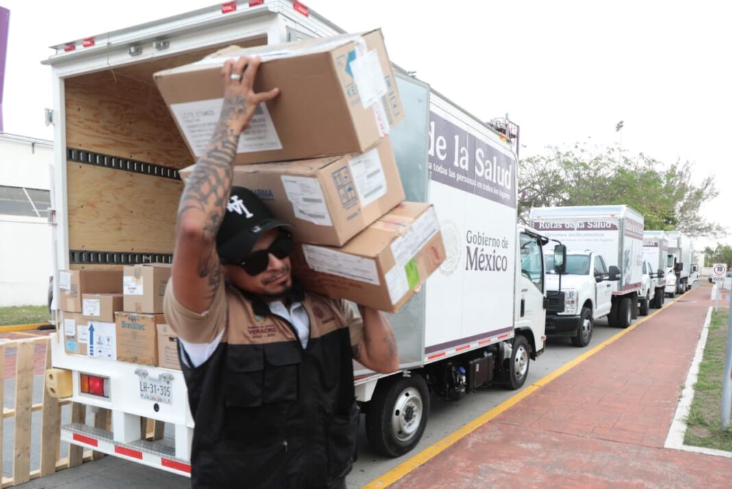 Continúa la distribución de medicamentos en Veracruz