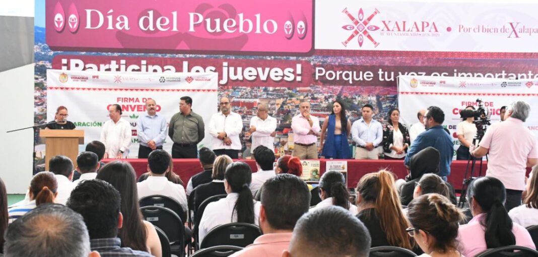 Firman convenio para el manejo y aprovechamiento de residuos en Xalapa