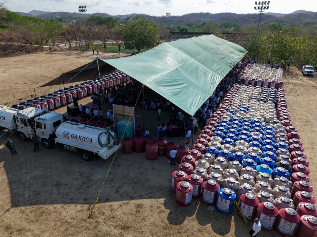 Gobierno de Oaxaca garantiza el acceso al agua en San Pedro Pochutla