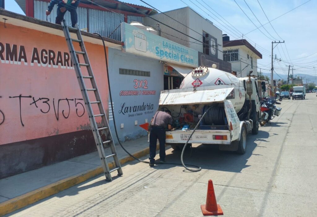 Detectan y aseguran pipa de gas con anomalías en Oaxaca
