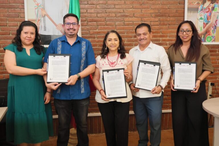 Firman gobiernos federal y estatal convenio en favor de la soberanía alimentaria: DIF Oaxaca