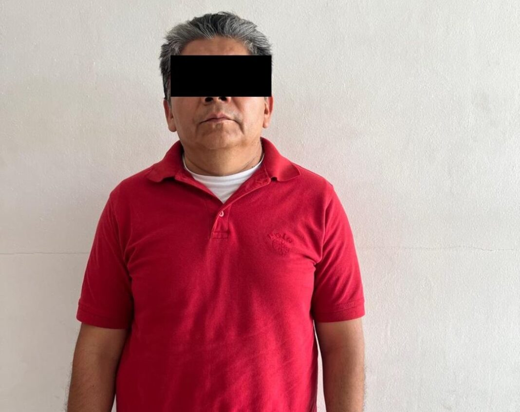 Detienen a maestro oaxaqueño por presuntos delitos sexuales contra 5 alumnas