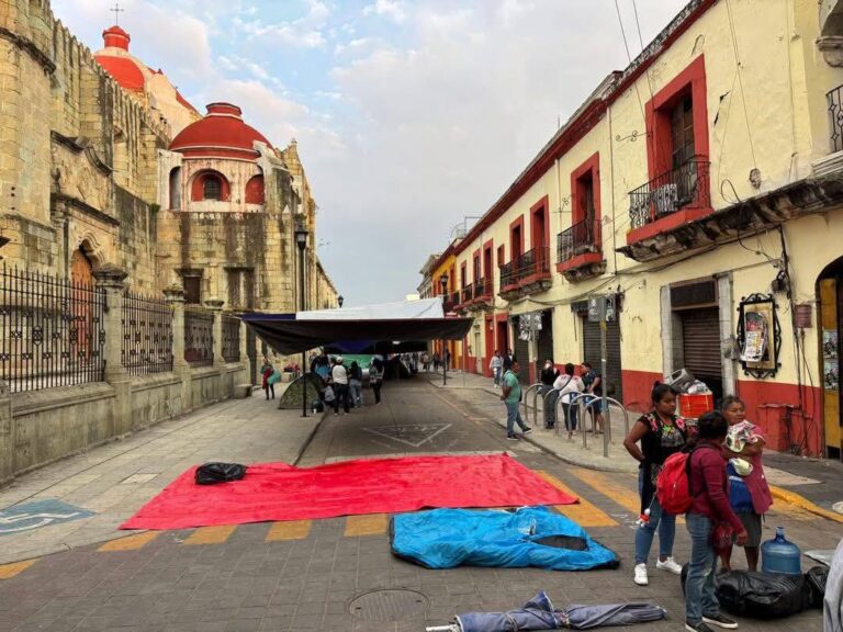 Sección 22 de la CNTE inicia paro indefinido en Oaxaca