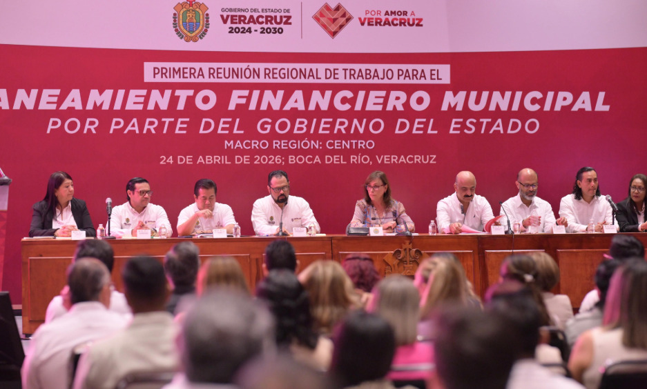 Rocío Nahle presenta estrategia para reducir deudas municipales